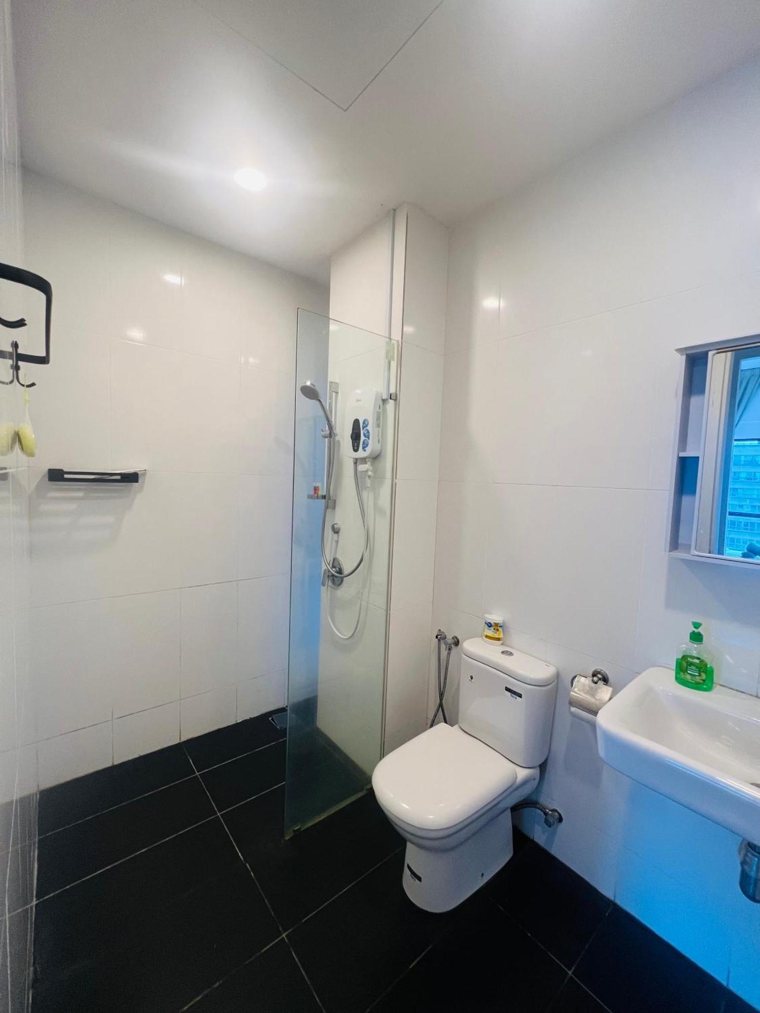 Reizz Residence By Elysium กัวลาลัมเปอร์ ภายนอก รูปภาพ